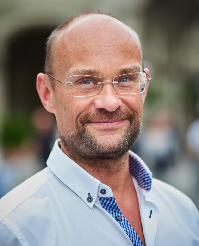 Fredag d. 10. juli kl. 17.00 Mats Knutsson